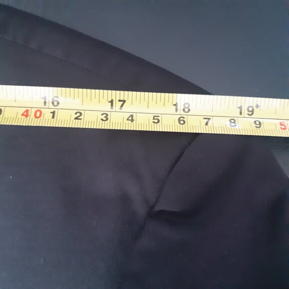 Hugo Boss 2 Piece Black Suit Lanificio Cerruti Nobility SZ 40R - Picture 9 of 16